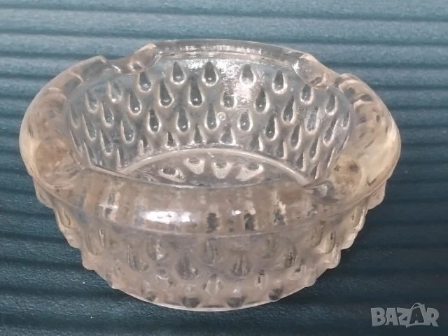 Пепелник - масивно стъкло, снимка 3 - Аксесоари за кухня - 51249361