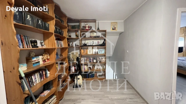 Продава се масивна двуетажна къща с гараж в гр. Мартен, снимка 5 - Къщи - 53354093