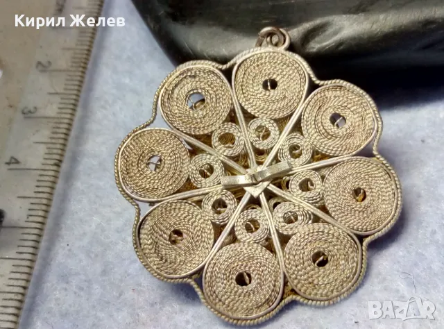 СТАРИНЕН ФИЛИГРАНЕН СРЕБЪРЕН МЕДАЛЬОН ЦВЕТЕ СРЕБРО ВИСОКА ПРОБА с ВЪРТЯЩИ се ФЛОРАЛНИ ЕЛЕМЕНТИ 25292, снимка 10 - Антикварни и старинни предмети - 49886635