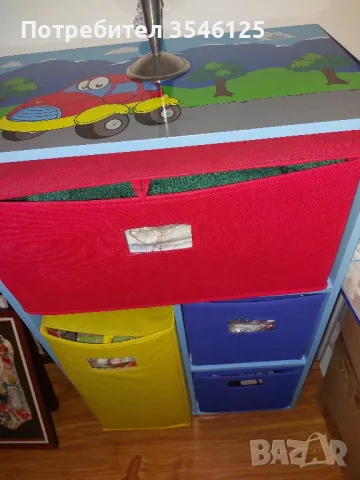 Детски скрин с рисунки