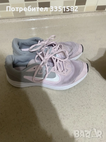 Маратонки NiKe.