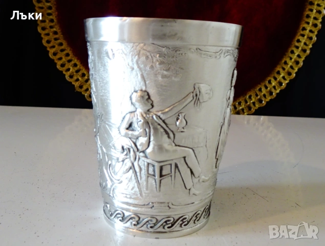 Калаена чаша за вино с романтична сцена от любовна песен., снимка 3 - Антикварни и старинни предмети - 53965748