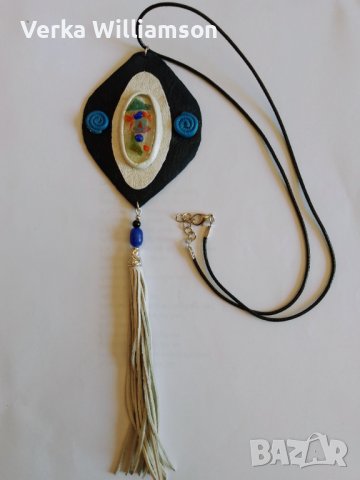 Колие от естествена кожа в черно, бяло и синьо, ръчна изработка модел 67, снимка 1 - Колиета, медальони, синджири - 42850481