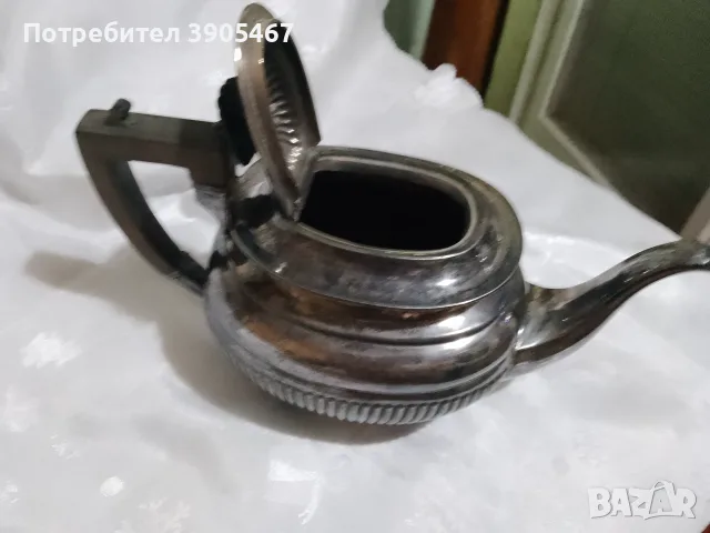 Дълбоко посребрен 150 годишен чайник