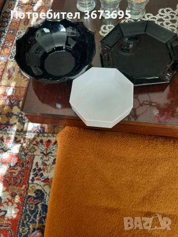 Купа и чиния черна и бяла от аркопал