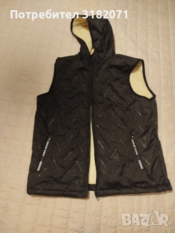 Елек с качулка и топла подплата , снимка 2 - Други - 52388849