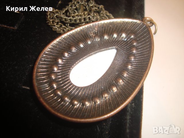 ВИНТИДЖ ФЛОРАЛЕН МЕДАЛЬОН МНОГО КРАСИВ с КРИСТАЛИ и ВЕРИЖКА 9699, снимка 7 - Колиета, медальони, синджири - 30568837