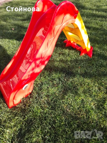 Продавам градинска пързалка 