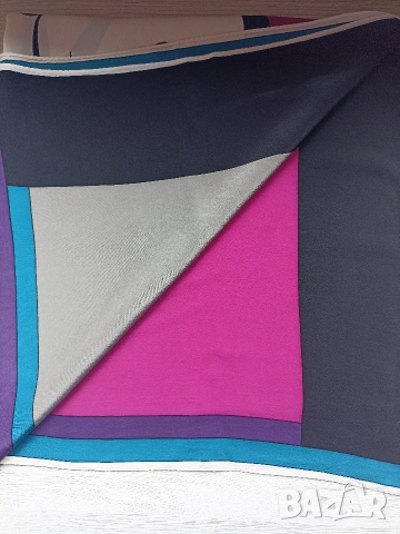 Дамски шал Krizia, снимка 8 - Шалове - 54357130