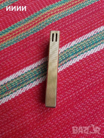 Позлатена запалка Пиер Карден, снимка 4 - Антикварни и старинни предмети - 52750209