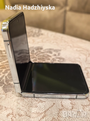 Samsung Z flip 5, снимка 7 - Samsung - 52554356