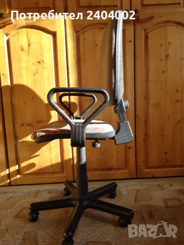 Офис стол, снимка 4 - Столове за офис - 48897444