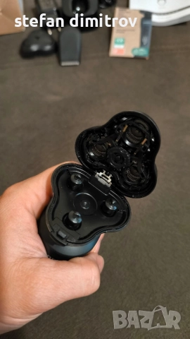 Мъжки тример, Grundig, Proclub MS 9130, сензор за грижа за брадата, черен мат/червен, комплект, снимка 5 - Аксесоари за коса - 52268469