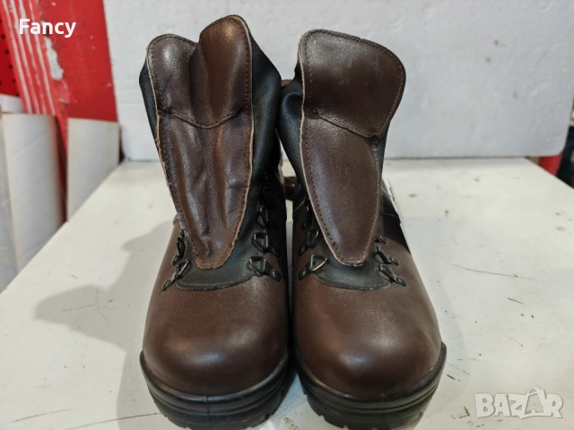 Български кожени туристически обувки Младост 37 номер , снимка 2 - Други - 52246342