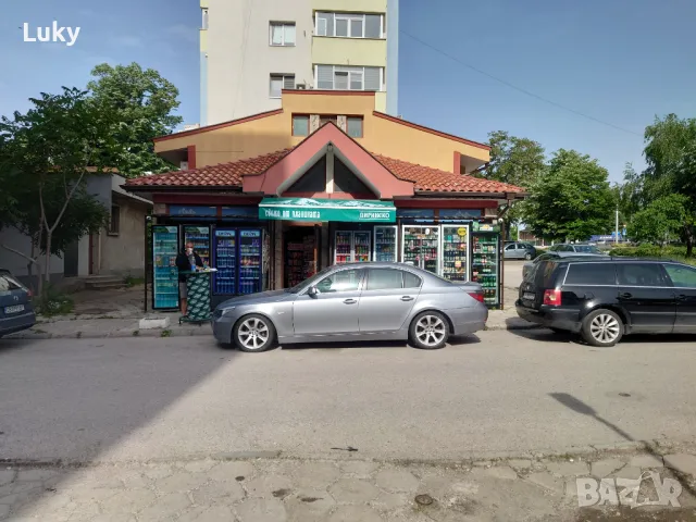 Къща на два етажа.Първият е търговска площ(магазин)-Функциониращ., снимка 3 - Магазини - 49187377