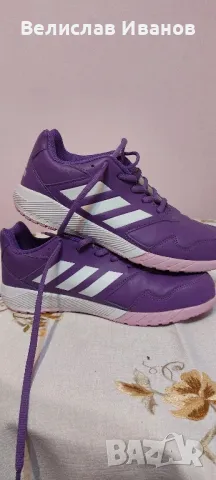 Дамски маратонки адидас.Оригинални. Чисто нови.