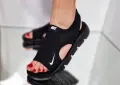 Дамски сандали Nike в черно , снимка 1