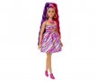  Кукла Barbie - Комплект кукла с дълга коса и цветя HCM89, снимка 3