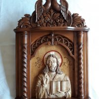Дърворезба- домашен иконостас с резбован релеф на Исус Христос