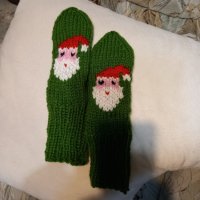 Ръчно плетени детски Коледни чорапи, дължина на ходилото 20 см., снимка 1 - Детски якета и елеци - 42589209