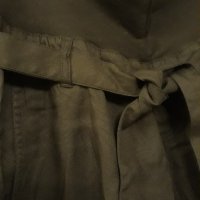 Къс черен панталон висока талия , ефектна комбинация от плат и памук, снимка 3 - Къси панталони и бермуди - 37226492