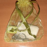 Стилен Комплект Колие и обеци- ново Подарък за жена yves rocher, снимка 3 - Бижутерийни комплекти - 34970000