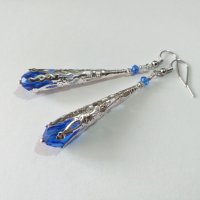 Великолепни обици Викториански стил с кристали в кралско синьо и орнаменти в цвят Сребро, снимка 4 - Обеци - 34939867