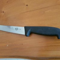 Нож  Victorinox, снимка 3 - Прибори за хранене, готвене и сервиране - 30672722