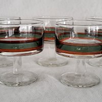 Пет стъклени чаши за коктейл с популярен дизайн от 70-те години на минали век., снимка 1 - Чаши - 42818740