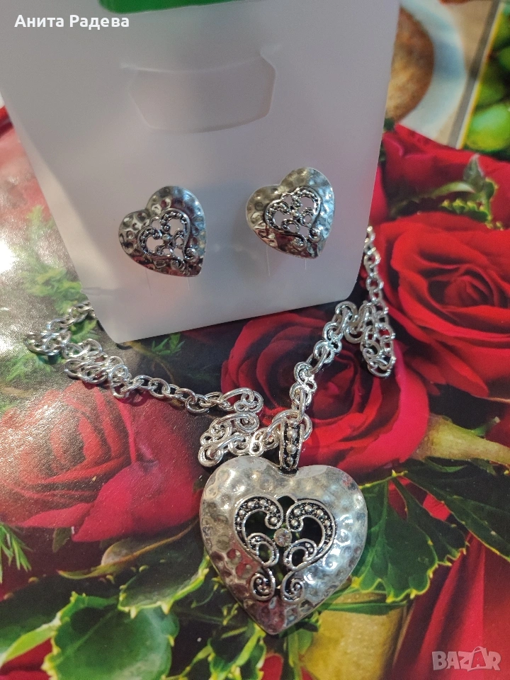 Комплект Колие и обеци, снимка 1