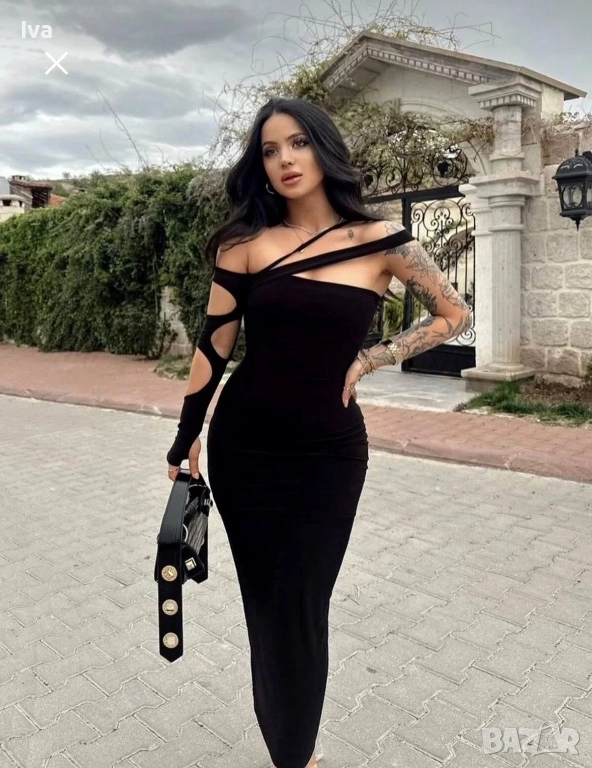 Черна дълга еластична рокля с асиметрични презрамки и акцент ръкав, размери, снимка 1