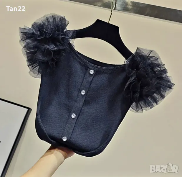 Черна блуза с кокетен ръкав, снимка 1