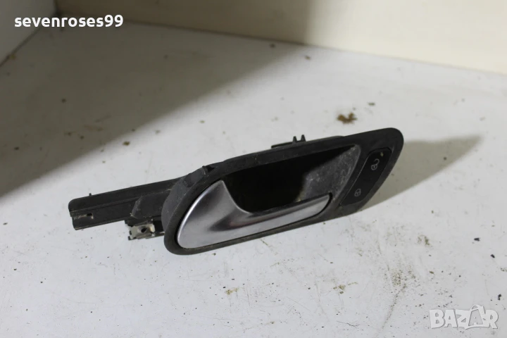 Дръжка вътрешна предна лява Фолксваген Голф 5 Джета VW Golf 5 Jetta  1K1837113, снимка 1
