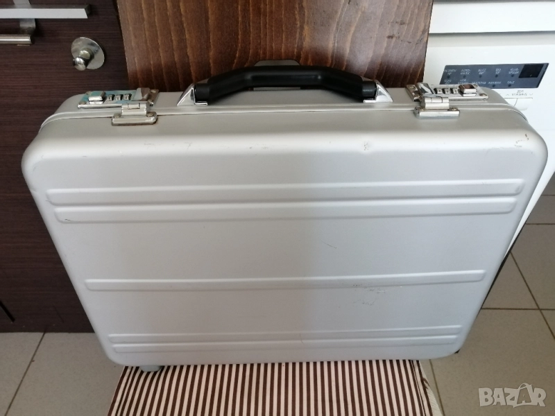 Алуминиево дипломатическо куфарче ALUMAXX, снимка 1