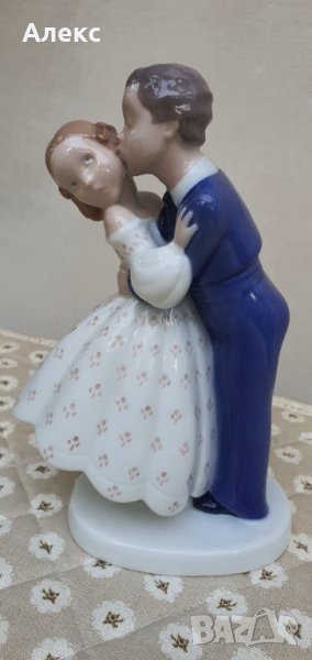 Винтидж B&G Bing Grondahl Дания Първа целувка Порцеланова статуетка 2162, снимка 1