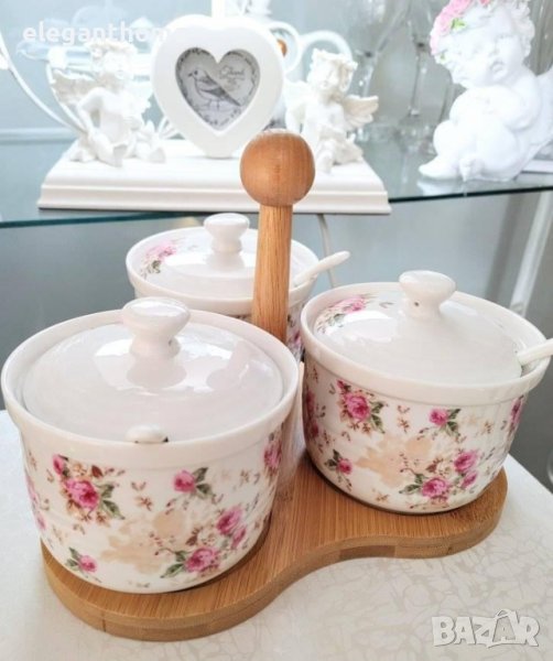 Порцеланов комплект от 3 броя бурканчета с лъжички и дървена поставка , снимка 1