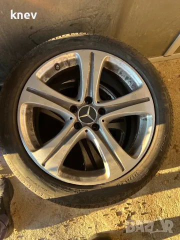 Джанти с гуми летни Мерцедес 18 цола е класа, снимка 4 - Гуми и джанти - 49030175