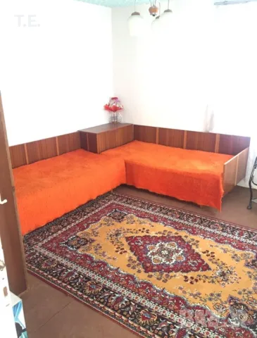 Къща на два етажа с гараж, градина и стопански постройки, снимка 6 - Къщи - 50406139