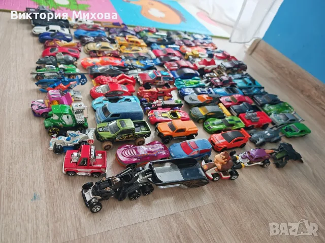 Hot Wheels колички, снимка 3 - Коли, камиони, мотори, писти - 56449410