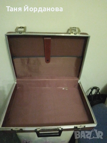 Дипломатическо куфарче от соца , снимка 4 - Антикварни и старинни предмети - 53932885