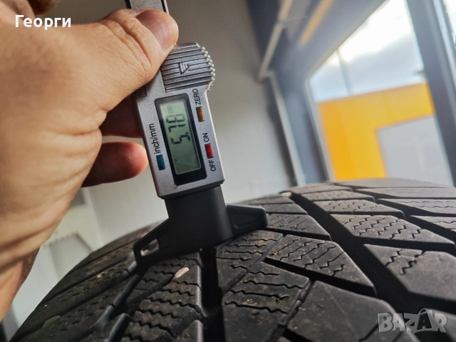 2бр.зимни гуми 235/45/20 Bridgestone, снимка 2 - Гуми и джанти - 52742650