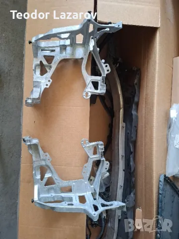 Скоби за предени фарове  Mercedes AMG GT 4