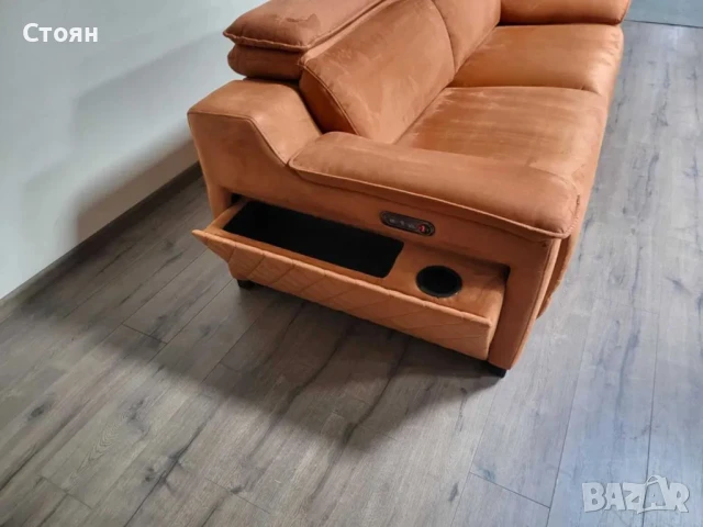 Оранжев диван от плат тройка с електрически релаксиращ механизъм, снимка 2 - Дивани и мека мебел - 50886509