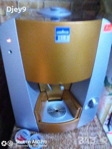 кафемашина  лаваца  блу  130 лв., снимка 1