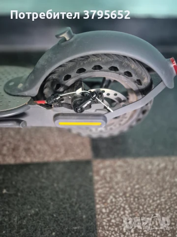 тротинетка aovo prо добро състояние без никакви проблеми. 350W 31км макс скорост. пробег 35км, снимка 3 - Други спортове - 50756272