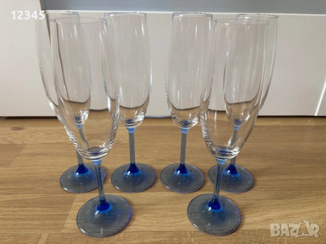 Продавам високи чаши за вино / шампанско / джин и коктейли 