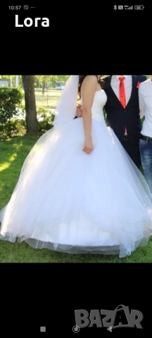 Сватбена рокля с корсет от мъниста и цялата в брукат