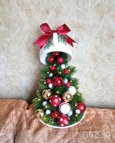 Коледна "летяща чаша", снимка 2 - Декорация за дома - 52584556