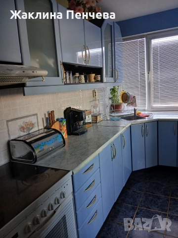 Продавам апартамент в идеален център град Бяла Слатина с площ 130кв.м,напълно обзаведен.