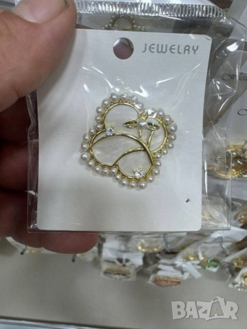 висококачествени брошки от медицинска стомана Gucci jadore , снимка 10 - Други - 52093093